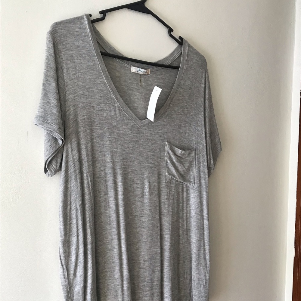 Lose fitting grey t-shirt